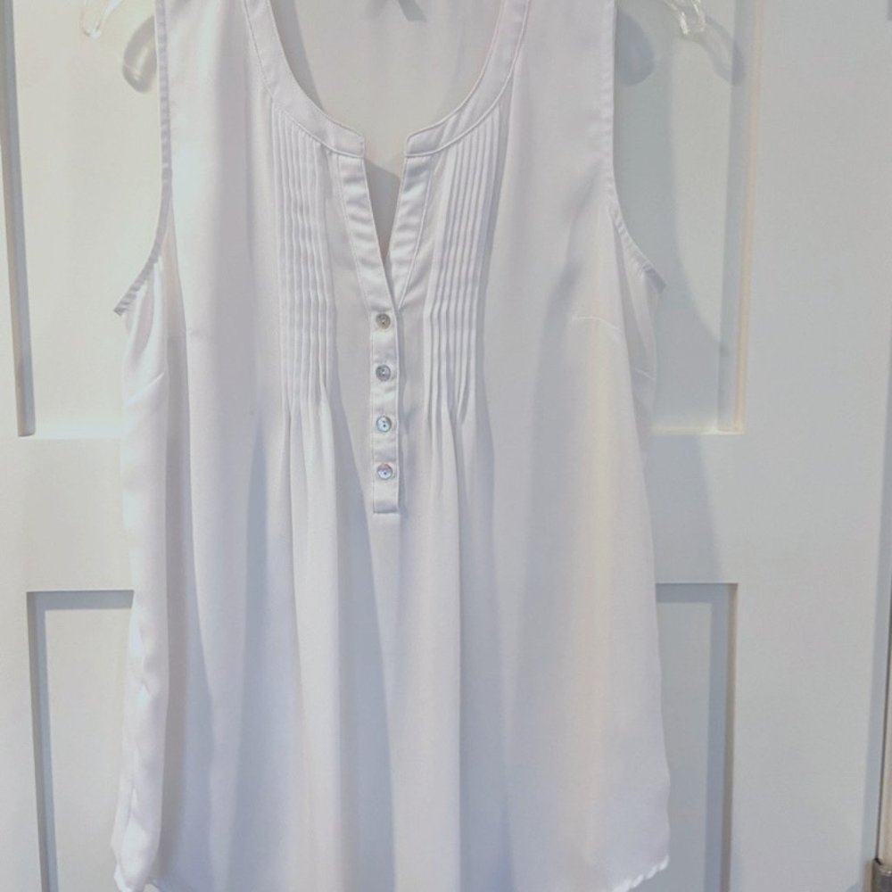 Sleeveless split neck Blouse